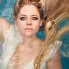 Avril Lavigne sort la tête de l'eau : le clip !