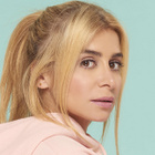 Julie Zenatti de retour avec un single pétillant