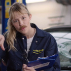 Angèle en pleine pause pub' pour "Oui ou non"