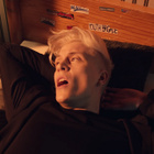 Loïc Nottet danse dans le clip "Heartbreaker"