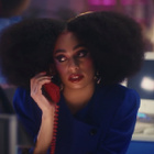 Celeste bien entourée dans le clip "Love Is Back"