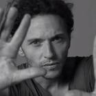 Raphaël : le clip élégant "Haute fidélité"