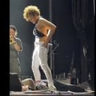 Sophia Ursita s'excuse après avoir uriné en live