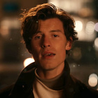 Shawn Mendes sous la neige dans "It'll Be Okay"
