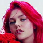 Louane évoque ses troubles alimentaires en chanson