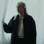 Louane dévoile le clip de "maman"