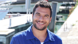 Amir romantique sur "À l'imparfaite"