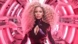 Afida Turner : enfin le clip "Barbichette Song" !