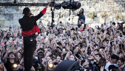 Top Albums : cet artiste fait le doublé dans le top 10