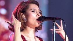 Raye à Bercy : des faux billets sur Ticketmaster ?