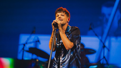 Louis Tomlinson demande à rembourser ses fans en plein concert