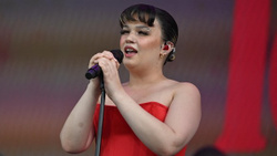 Lola Young donne de ses nouvelles