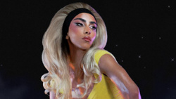 Bilal Hassani sort "Beaucoup", son meilleur single