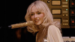 Sabrina Carpenter s'excuse après Coachella