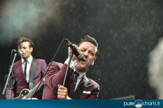 1377617371