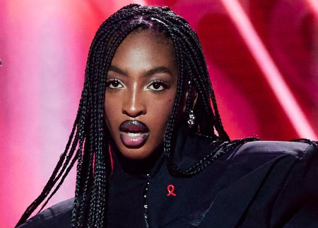 Ebony : une chanson féroce en festival