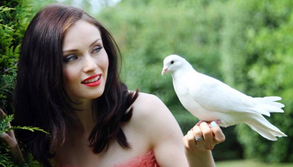Sophie Ellis-Bextor : "Make A Scene" en mars ?