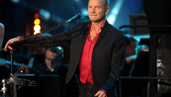 Sting annule un concert et soutient la grève
