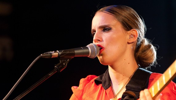 Ecoutez le nouveau single d'Anna Calvi