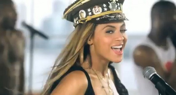 Beyoncé enchaîne avec le clip "Love On Top"