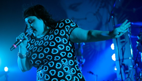Gossip : Beth Ditto reprend un tube de Tina Turner
