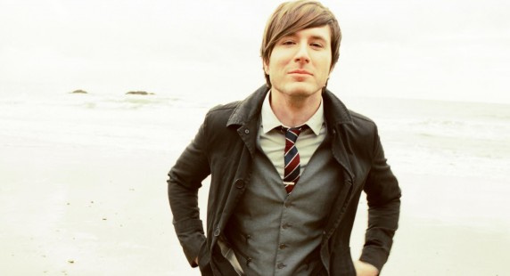 Owl City plus dance sur "The Midsummer Station"