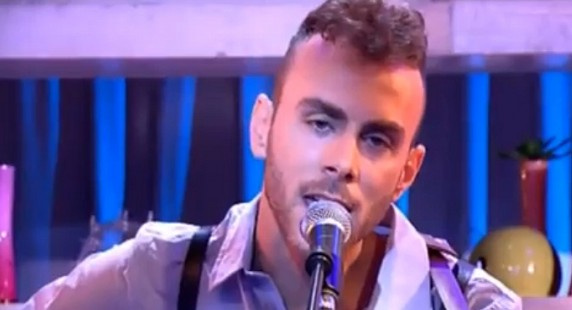 Asaf Avidan : en live dans "C à vous"