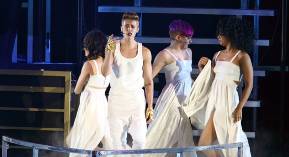 Retard à Londres : Justin Bieber s'excuse