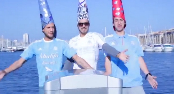 Les Marseillais à Cancun lancent "La danse..."
