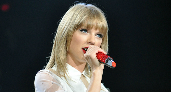 Taylor Swift reprend "Lose Yourself" d'Eminem