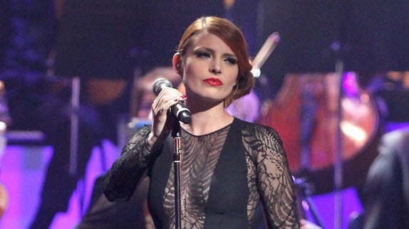 Elodie Frégé en tournée avec Pure Charts