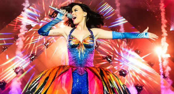 Le "Prismatic Tour" de Katy Perry se dévoile !
