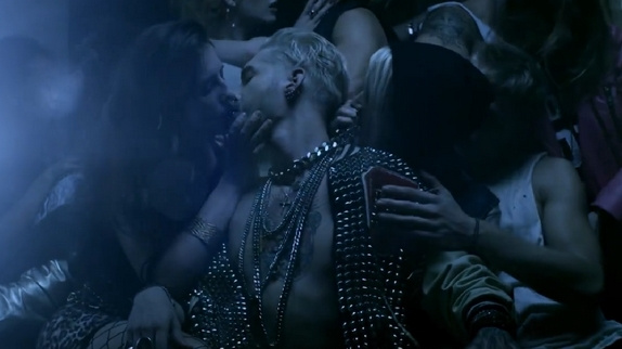 Tokio Hotel brûlant pour "Love Who Loves You Back"