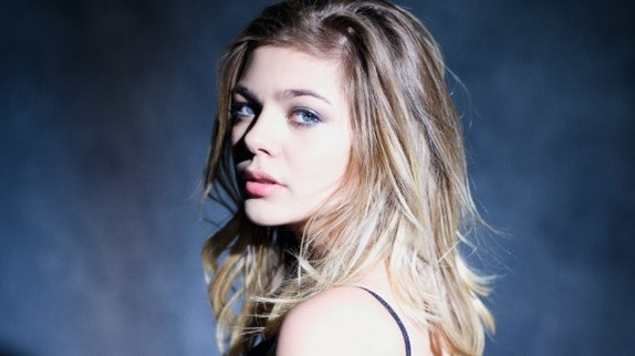 Top Albums : Louane bien plus forte que Raphaël