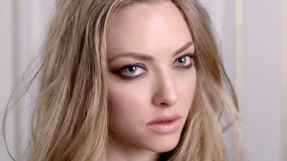 Amanda Seyfriend est "Irrésistible" pour Givenchy