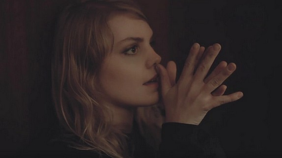 Découvrez le nouveau clip de Coeur de Pirate