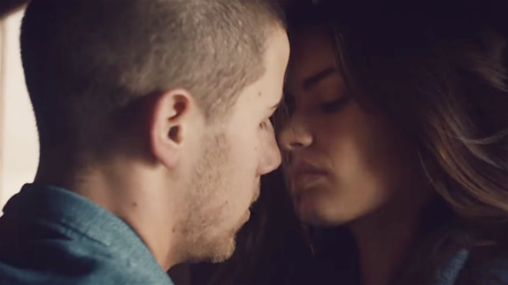 Nick Jonas esseulé dans "Chainsaw"