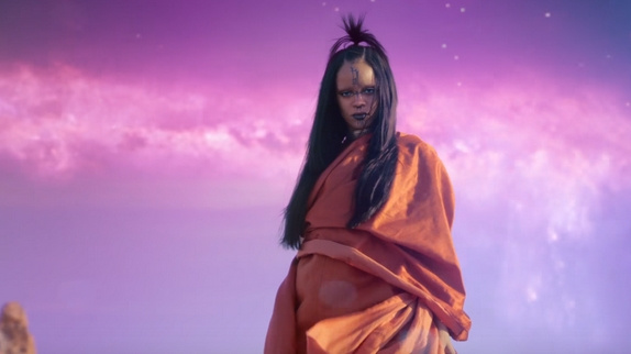 Rihanna dévoile le clip de "Sledgehammer"