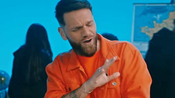 Keen'V : le clip "Laisse-les parler"