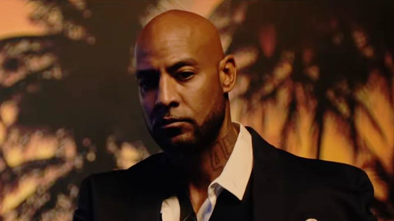 Booba chante sur "Arc-en-ciel"