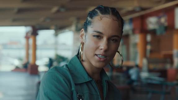 Alicia Keys revient avec "Underdog"