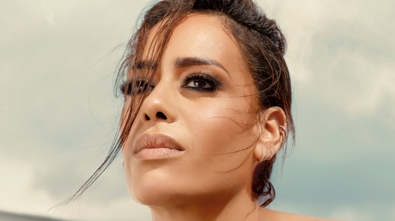 Les albums 2021 : Amel Bent et "Vivante"