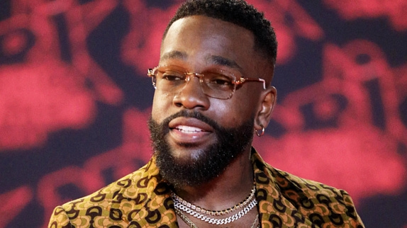 Tayc enchaîne avec "Donne le moi"