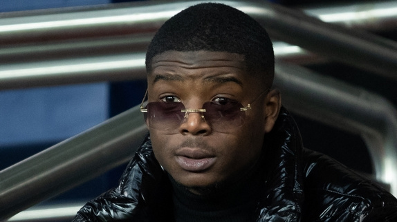 Ninho en deuil : il reporte ses concerts