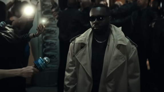 Gims : le clip de "Maintenant"