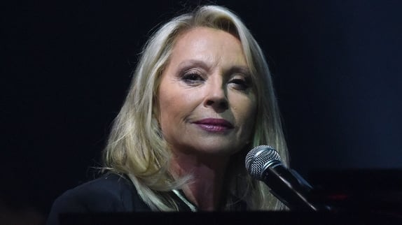 Véronique Sanson hospitalisée d'urgence