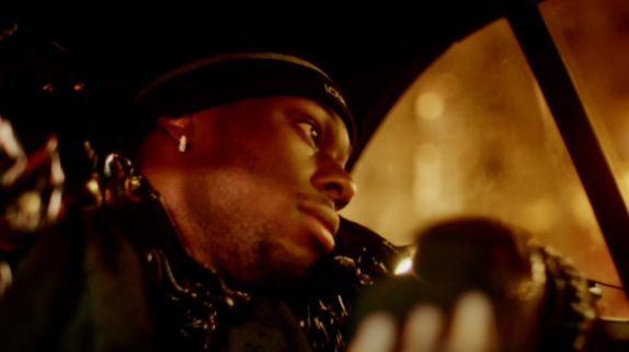 Tiakola fête le carton de "Meuda" avec un clip