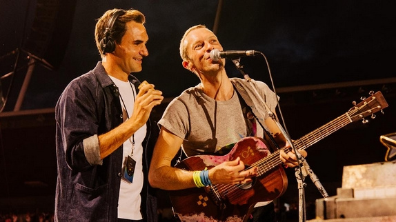 Quand Roger Federer rejoint Coldplay sur scène
