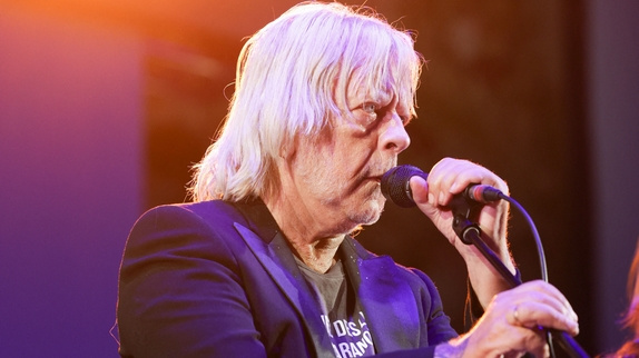Renaud : plusieurs concerts annulés