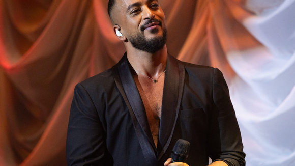 Slimane dévoile une version symphonique de son titre "Le vide"